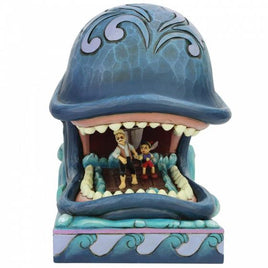 Disney Traditions - Pinocchio - Monstro w/ Geppetto & Pinocchio "A Whale of a Whale" (19 cm)