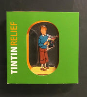 Moulinsart - Tintin / Kuifje - Tintin Holding a Newspaper (6cm)