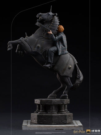 IRON STUDIOS Statue - Wizarding World - Harry Potter - Ron Weasley at the Wizard Chess (35cm)