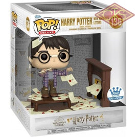 POP! Movies - Harry Potter - Harry Potter w/ Hogwarts Letters (136) Exclusive