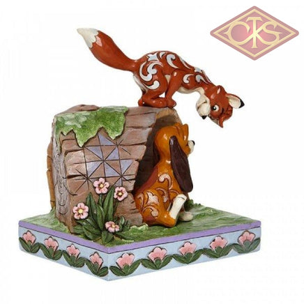 Disney Traditions - The Fox and The Hound's - Fox & Hound Log 'Unlikely Friends' (15cm)